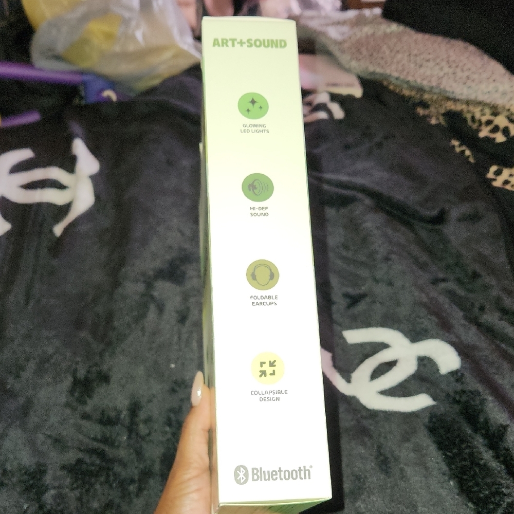 NIB..Green Dinosaur Wireless Headphones - Picture 6 of 7